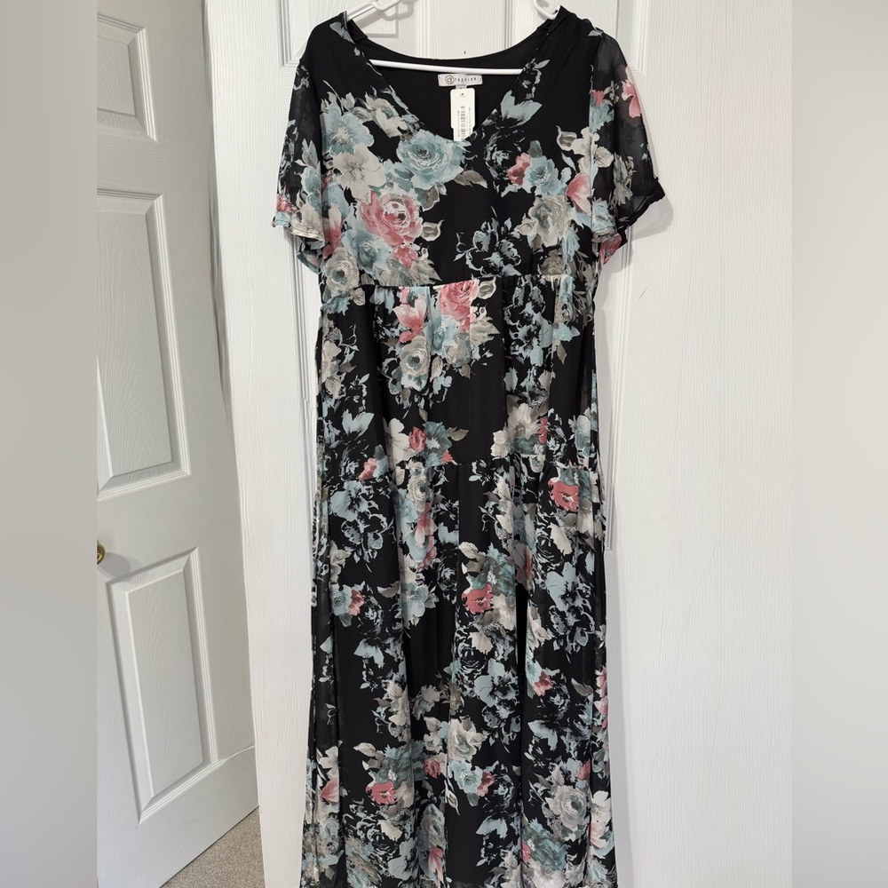 Chic Black Floral Maxi Dress